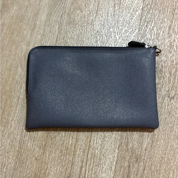 COACH LEATHER STORY PATCH POUCH - Picture 4 of 5
